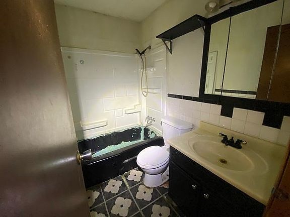 4th image of 115 Hillcrest Ct