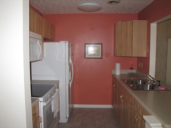 5th image of 1061 Lakeshore Ter #61