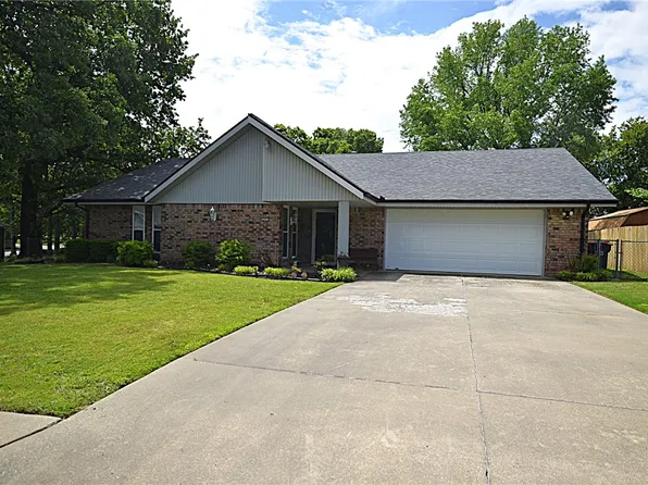 3001 McDonald Ave, Springdale, AR 72762
