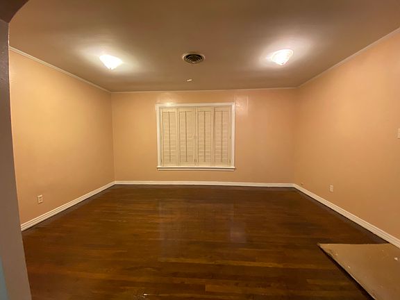 2nd image of 1200 La Vista Ave