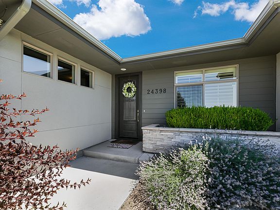 2nd image of 24398 Tombstone Ridge Ct