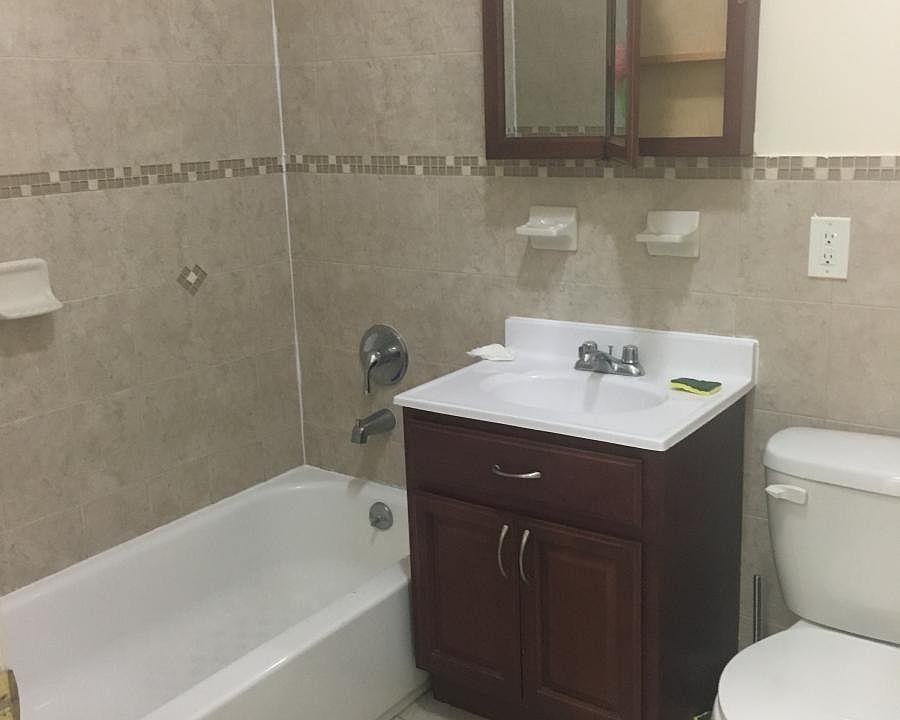 2nd image of 802 22nd St #1E