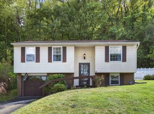 197 Pinehurst Dr, Freedom, PA 15042