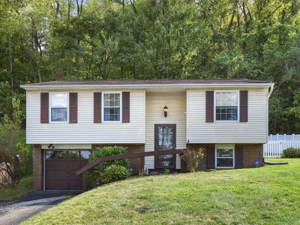 197 Pinehurst Dr, Freedom, PA 15042