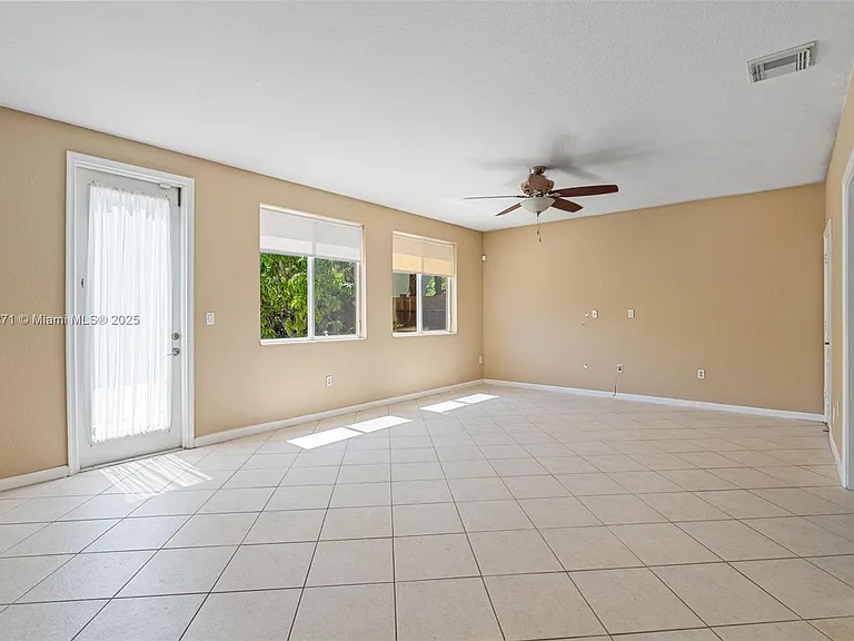 20530 NW 12th Ct — Photo 9