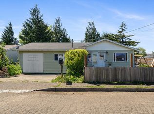 602 Ash Ave, Tillamook, OR 97141