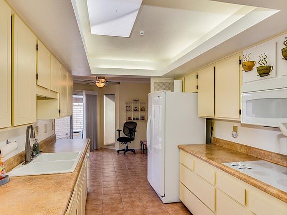 5th image of 10630 W Hutton Dr