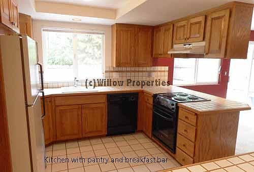 4th image of 4227 N Whitman St