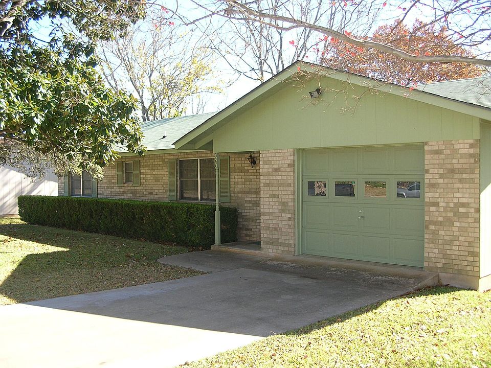 1st image of 327 Broadmoor Dr