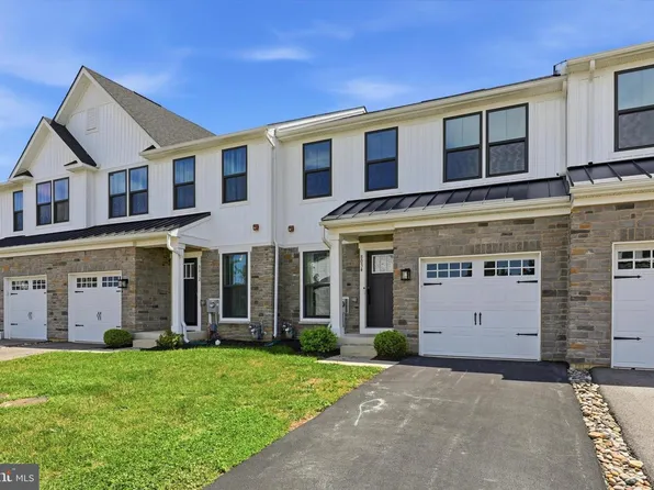 8034 Milltown Cir, Cheltenham, PA 19012