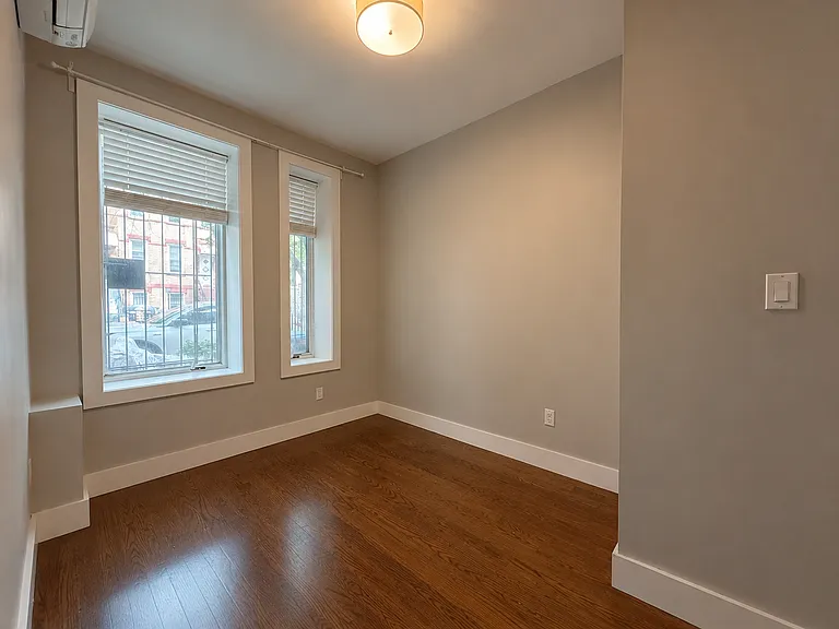 114 Woodbine St #1B — Photo 5