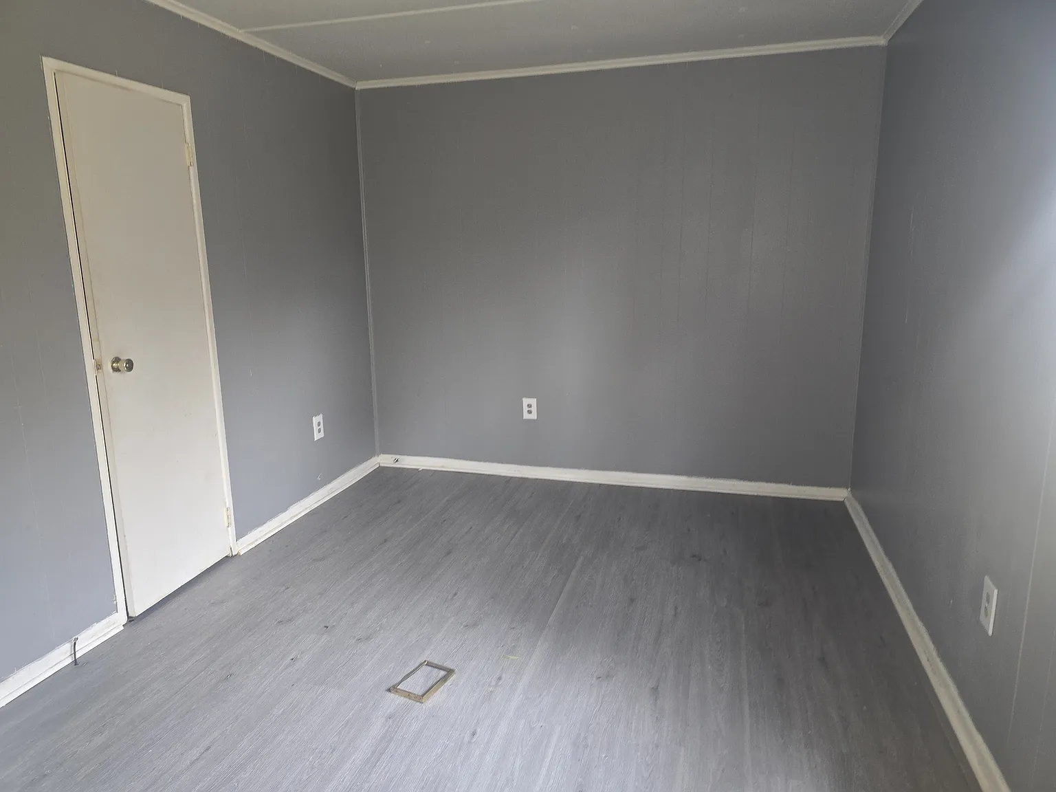 3508 Kings Park Dr N — Photo 4