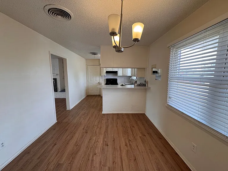 4425 Humble Ave — Photo 8
