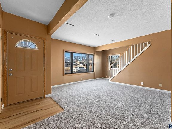 2nd image of 206 N Feyder Ave