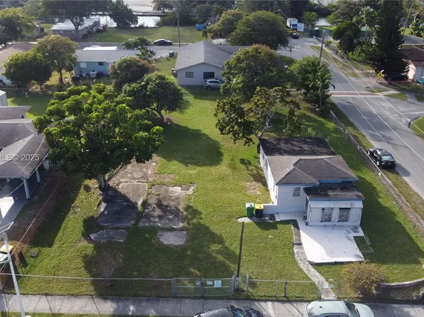 149 NW 14th Ave, Dania, FL 33004