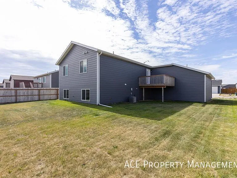624 Civil Way — Photo 15
