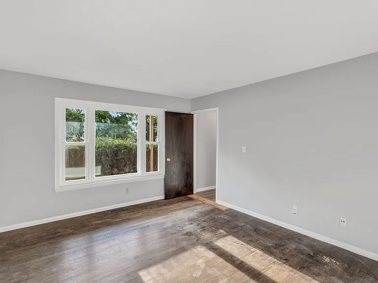 1449 Moores Mnr — Photo 15