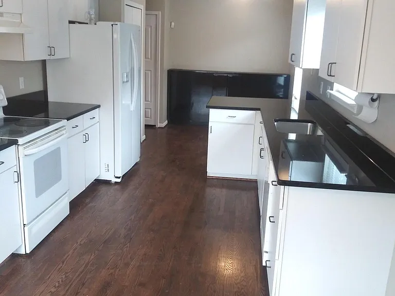 436 E Kenilworth Ave — Photo 7