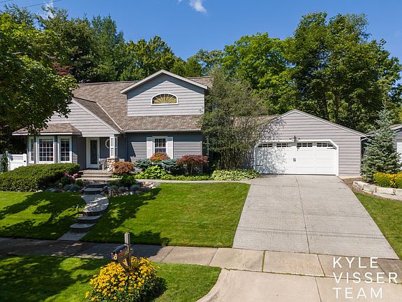 4th image of 1155 Idema Dr SE