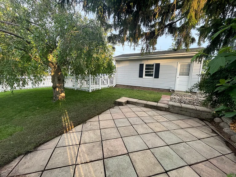 1704 Pixley Ave — Photo 14
