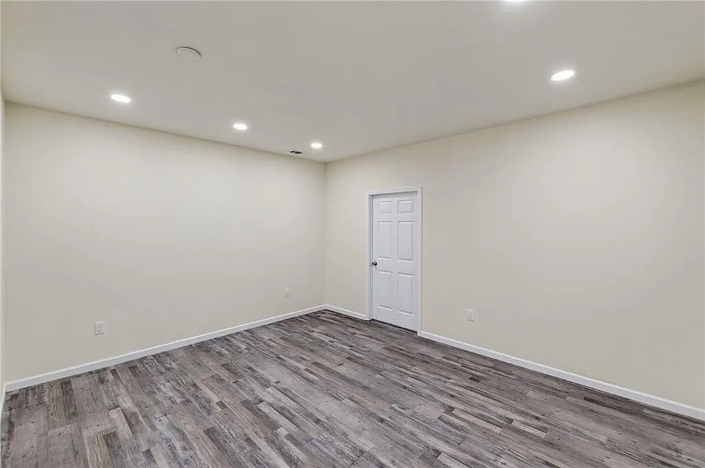 2 bed, 1.0 bath, 1430 sqft, $1,400 — Photo 3