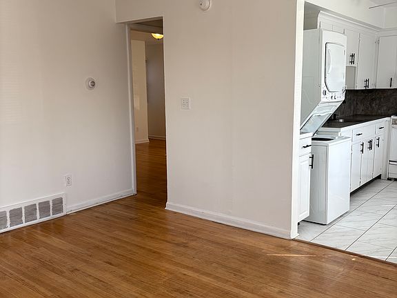 3rd image of 79 Golden Hill St #79A