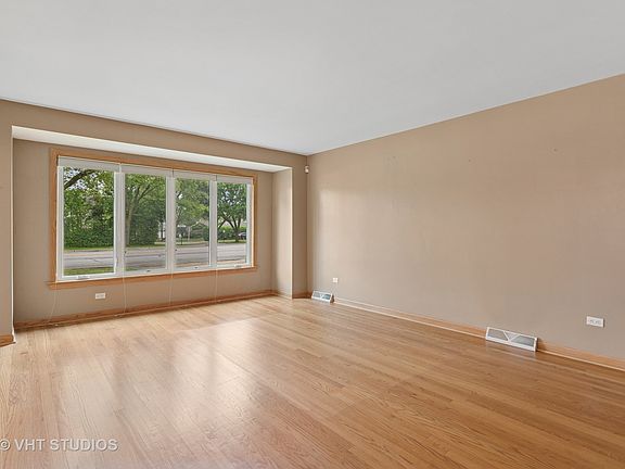 3rd image of 8321 N Milwaukee Ave