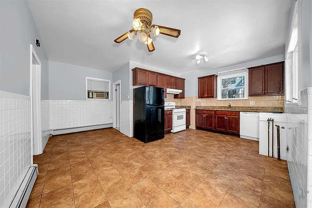 2 bed, 1000 sqft, $2,700 — Photo 1