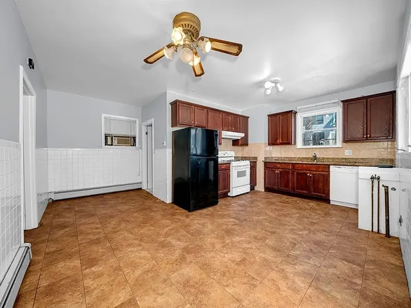 75 Warren St #1, Medford, MA 02155