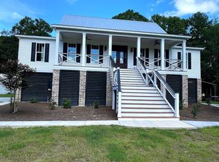 176 Fishermans Dr, Ridgeville, SC 29472