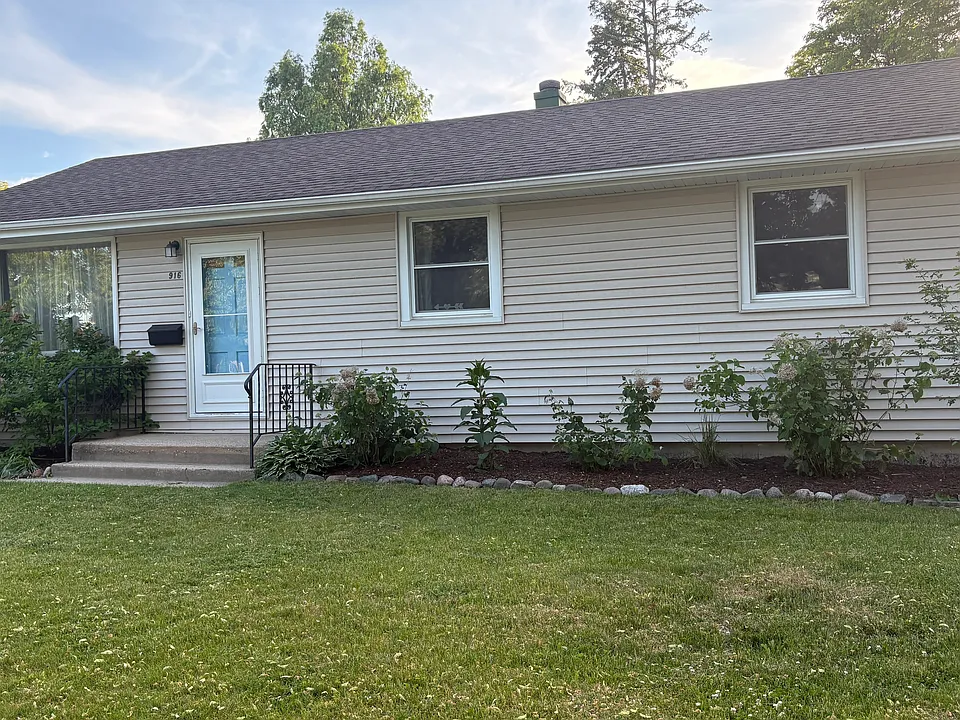 916 S Evergreen Ave
