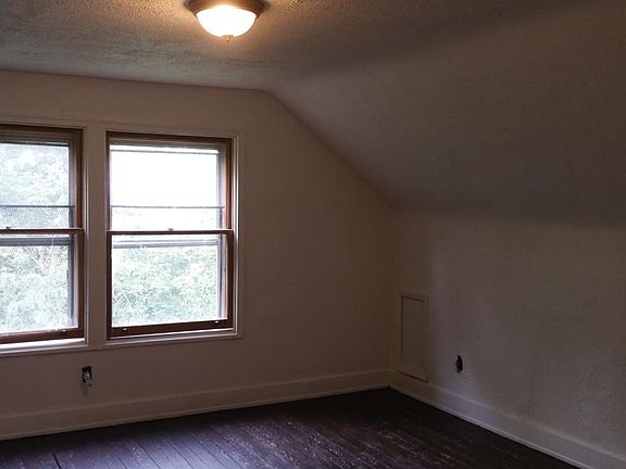 5th image of 3323 Bonaparte Ave #1