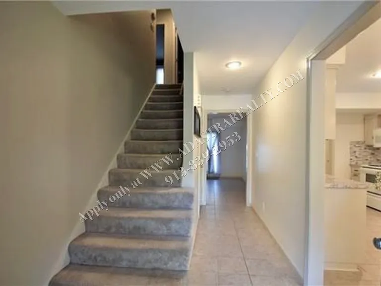 16112 W 141st Ter — Photo 3