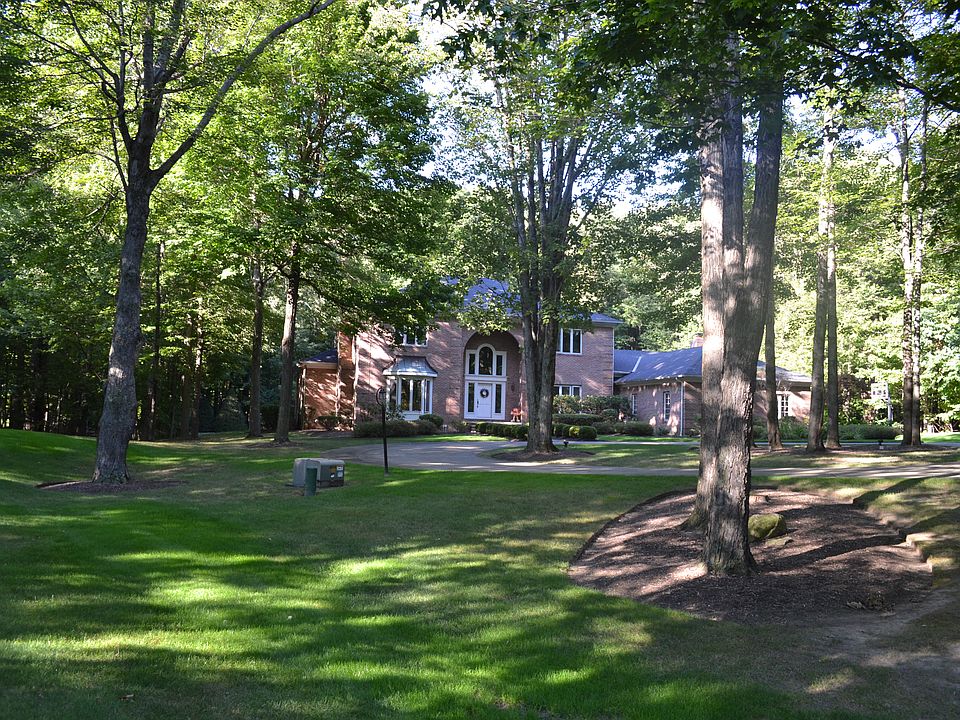 1st image of 440 Hawthorne Farm Drive