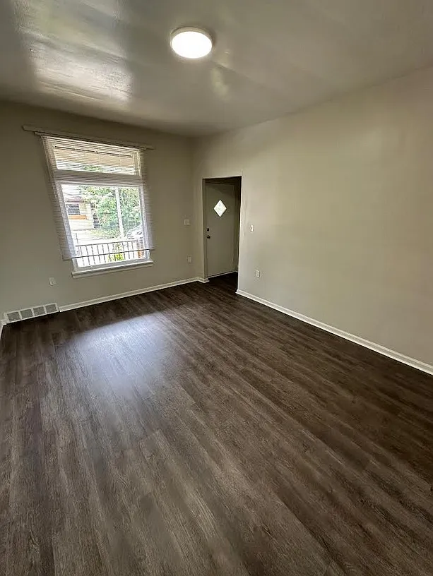 519 Marwood Avenue - 527 — Photo 4