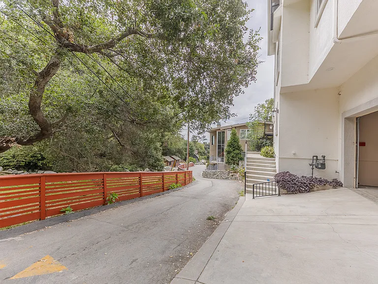 2073 Pasadena Glen Rd — Photo 52