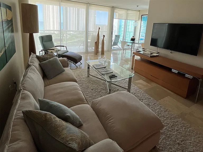 16500 Collins Ave #2052 — Photo 7
