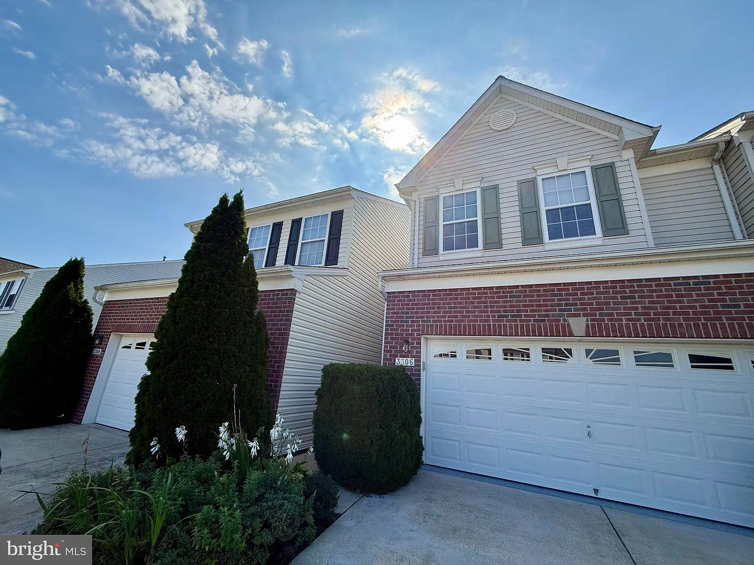 3 bed, 2.5 bath, 1925 sqft, $2,850 — Photo 1