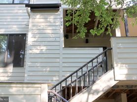 9936 Hellingly Pl