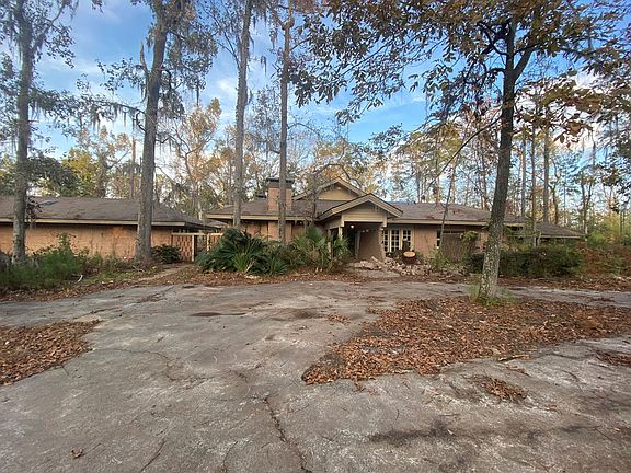 2nd image of 608 Pine Point Cir