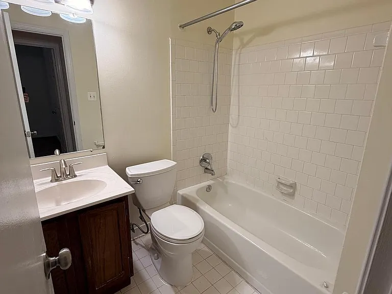 8818 Ridge Hollow Ct — Photo 24