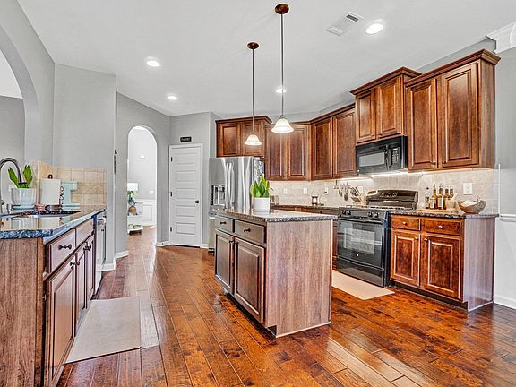 5th image of 112 Cameron Creek Ln