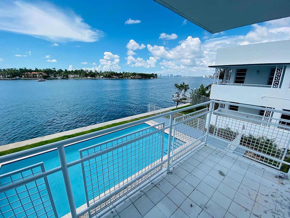 1st image of 958 Bay Dr #913