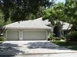 957 Cobblestone Ln, Tarpon Springs, FL 34688