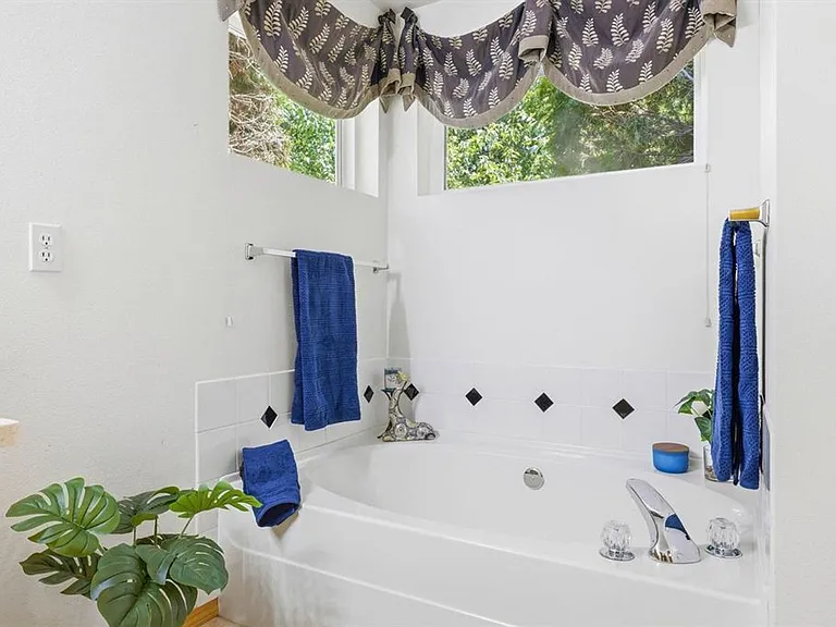 2915 Sonoran Ct — Photo 27