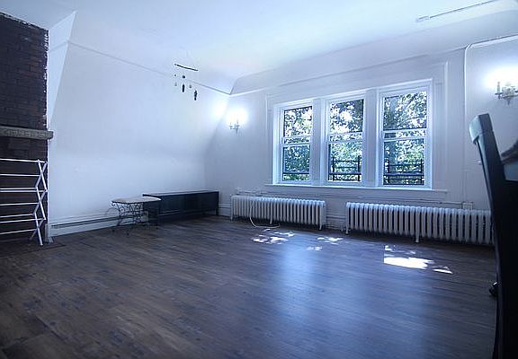 2nd image of 6859 Exeter St Floor 3