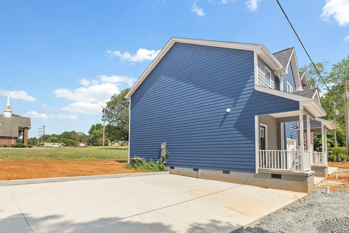 Building Photo - 591 Fairfield St