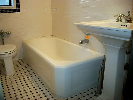 Sold by Manhattan Network Inc. | media 9