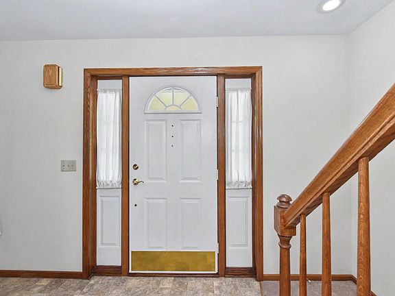 4th image of 2920 Wildrose WAY