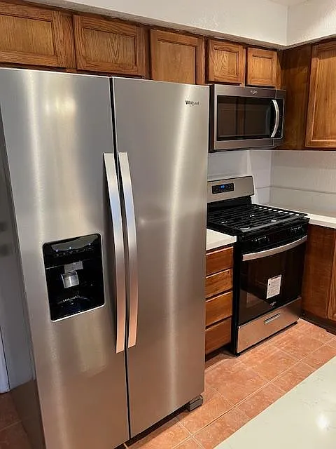 3 bed, 1259 sqft, $2,950 — Photo 2